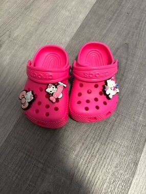 Never used infant crocs size 2/3